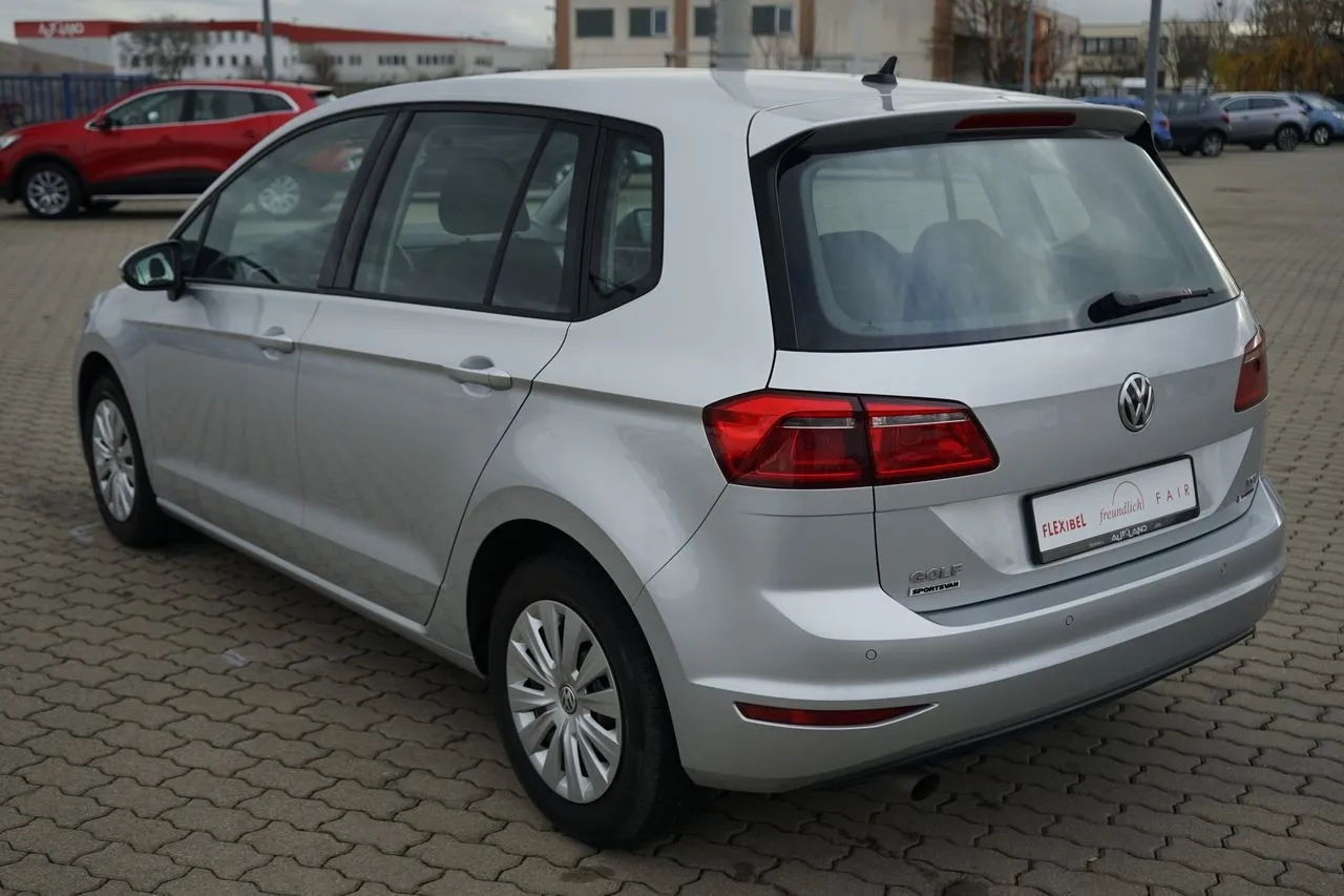 Volkswagen Golf Sportsvan 1.2 TSI DSG...  Image 2