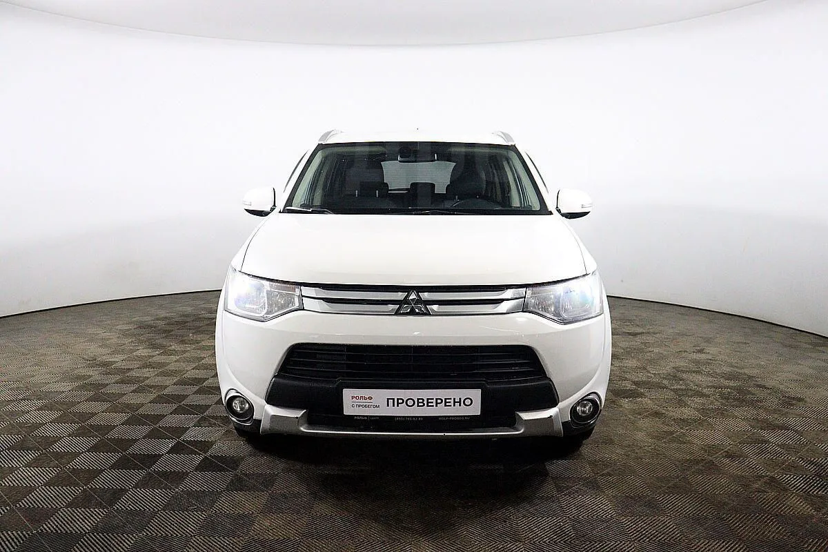 Mitsubishi Outlander Image 2